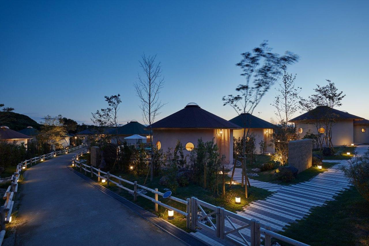 Grand Chariot Hokutoshichisei 135° Hotel Awaji Exterior photo