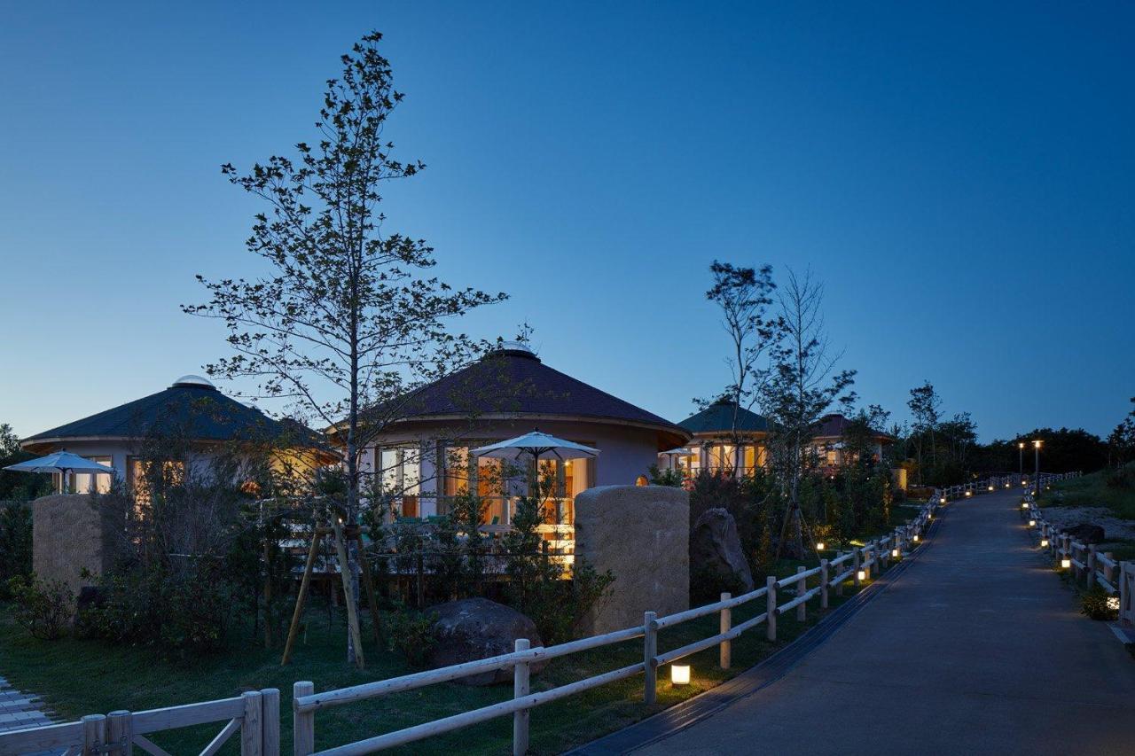 Grand Chariot Hokutoshichisei 135° Hotel Awaji Exterior photo