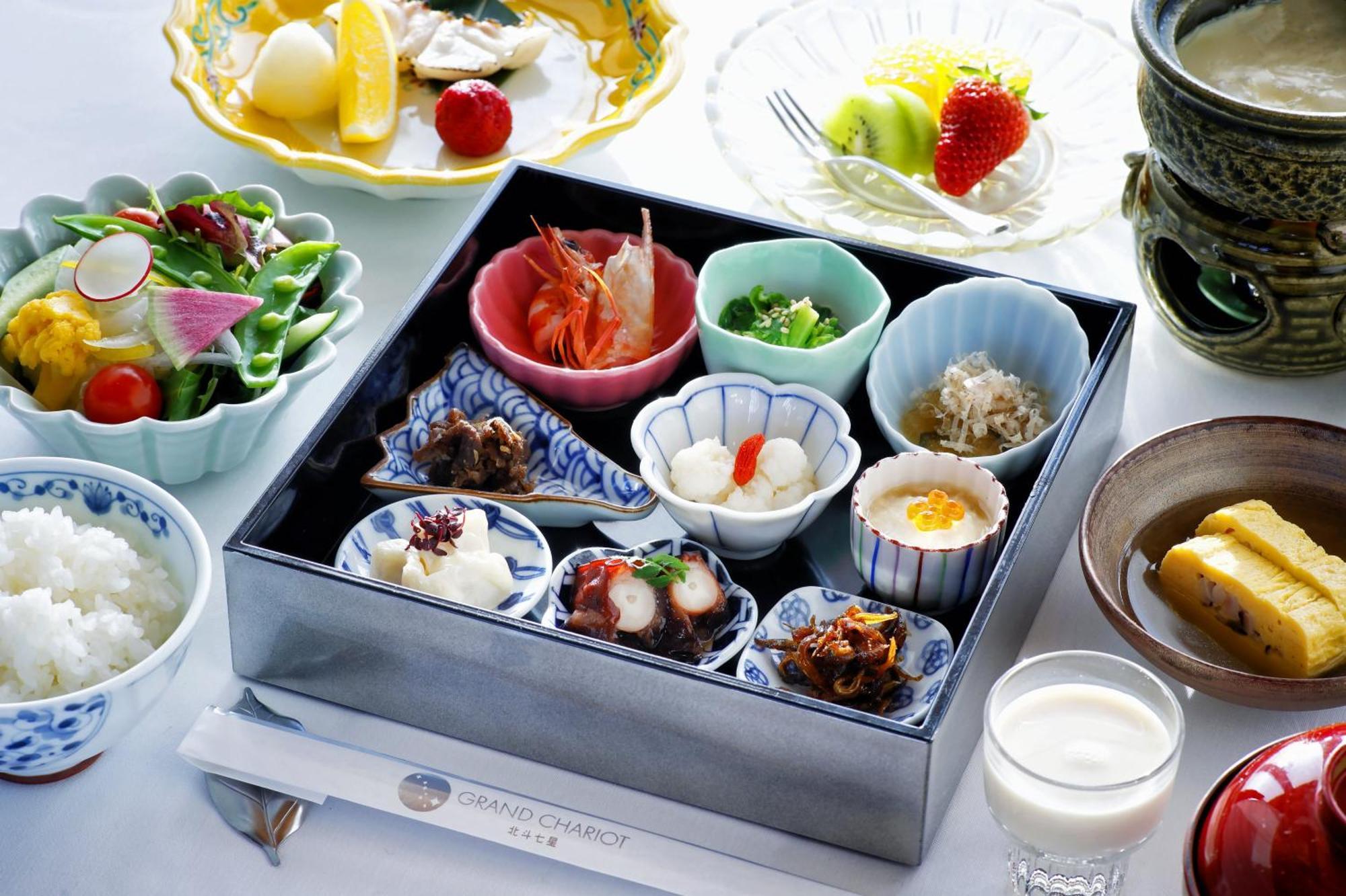 Grand Chariot Hokutoshichisei 135° Hotel Awaji Exterior photo