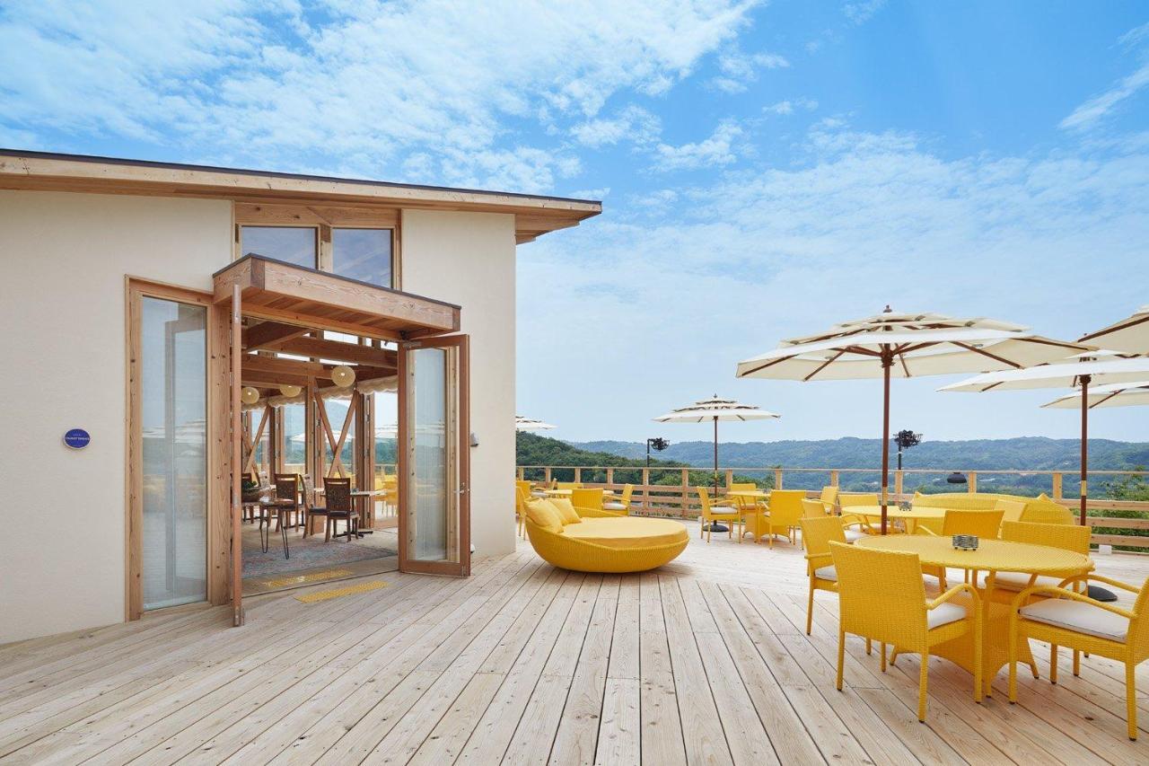 Grand Chariot Hokutoshichisei 135° Hotel Awaji Exterior photo