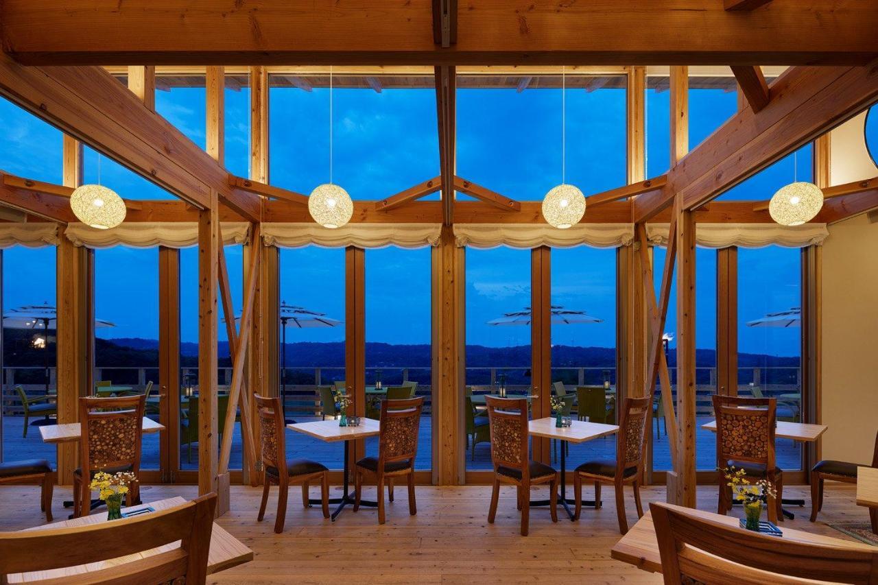 Grand Chariot Hokutoshichisei 135° Hotel Awaji Exterior photo